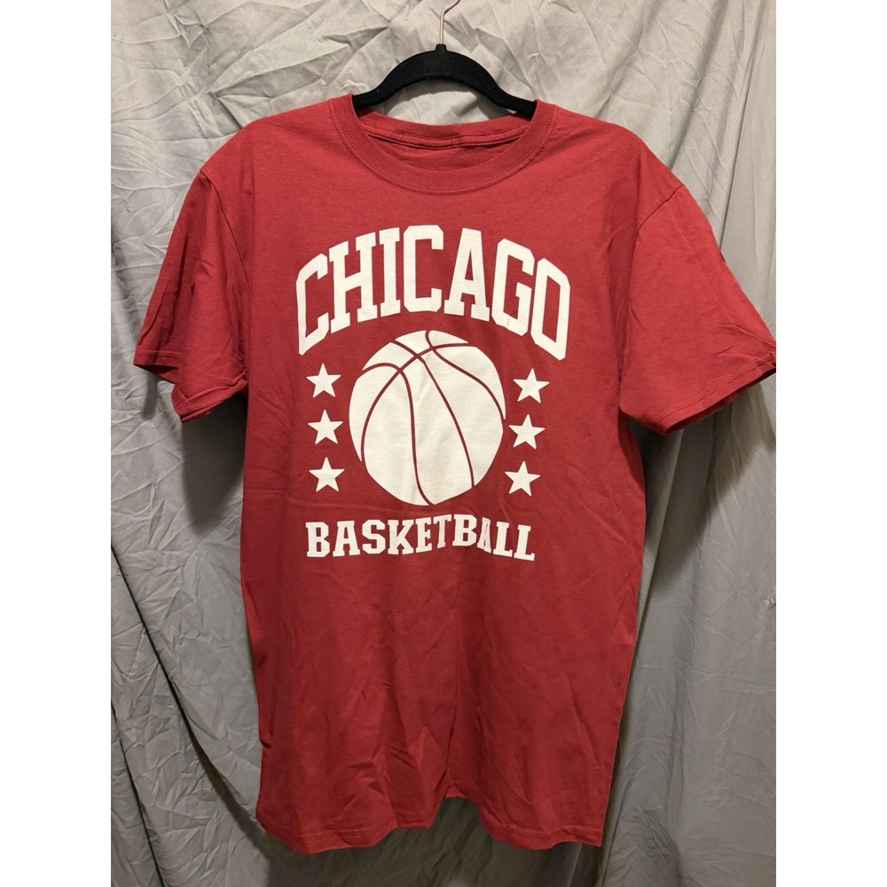 Chicago Basketball T-Shirt Melrose Place Mens Medium Red Graphic Tee 100% Cotton